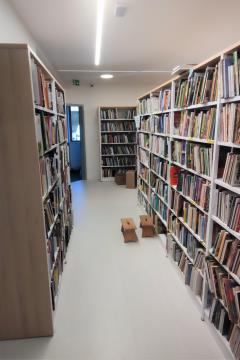 Knjižnica Borovnica - pohištvo 8